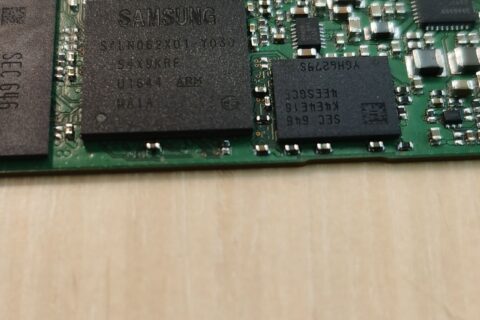 三星PM871a固态M2硬盘256G电脑蓝屏重启无法开机
