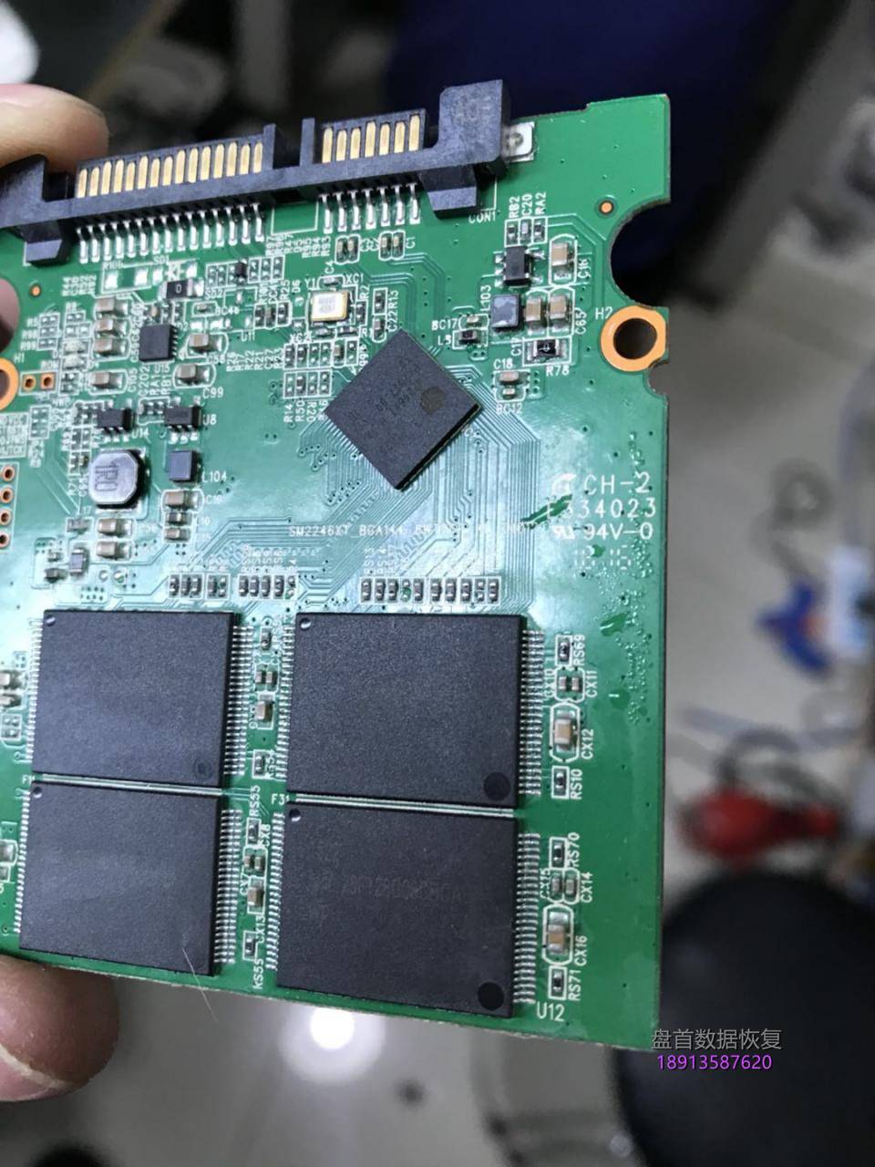 成功恢复120G联想SL500固态硬盘进水后芯片焊接点氧化短路客户通电后烧坏电源控制芯片